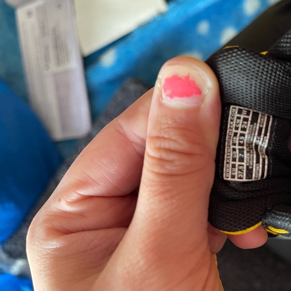 Brand new keen shoes yellow and black in box size 7 - Picture 6 of 7